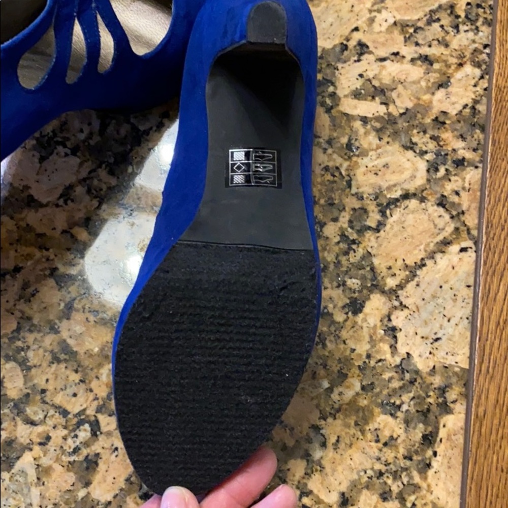 Shoes - Picture 3 of 3